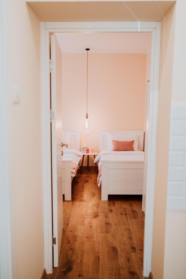 סומבור Apartman Cute&Cosy Lux מראה חיצוני תמונה